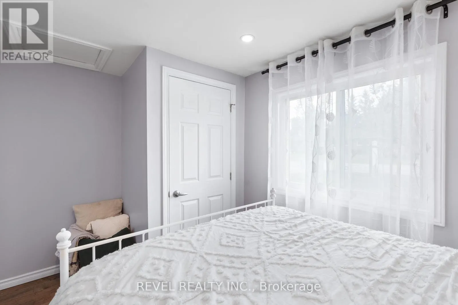 411 LONG BEACH ROAD
