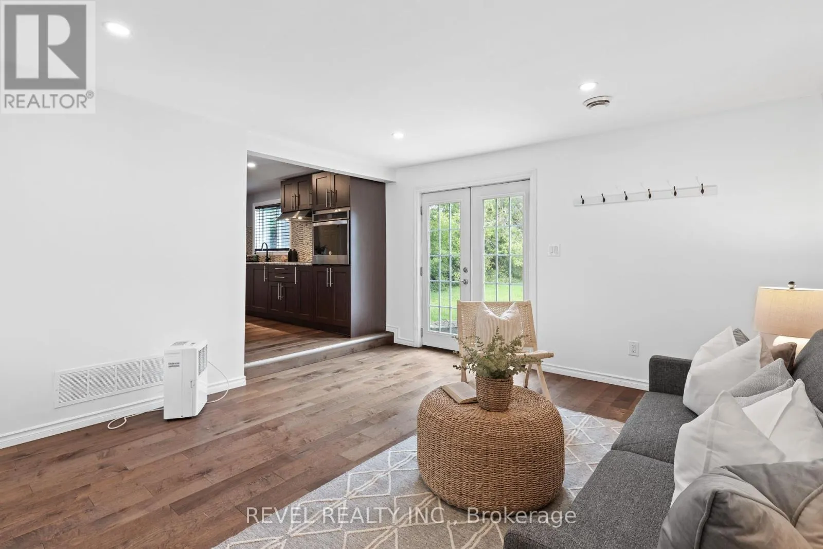 411 LONG BEACH ROAD