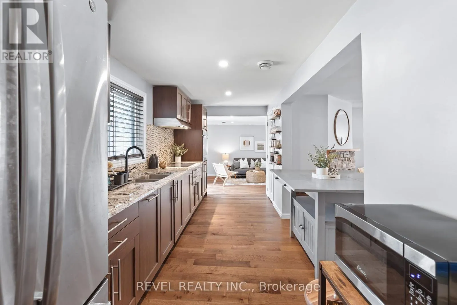 411 LONG BEACH ROAD