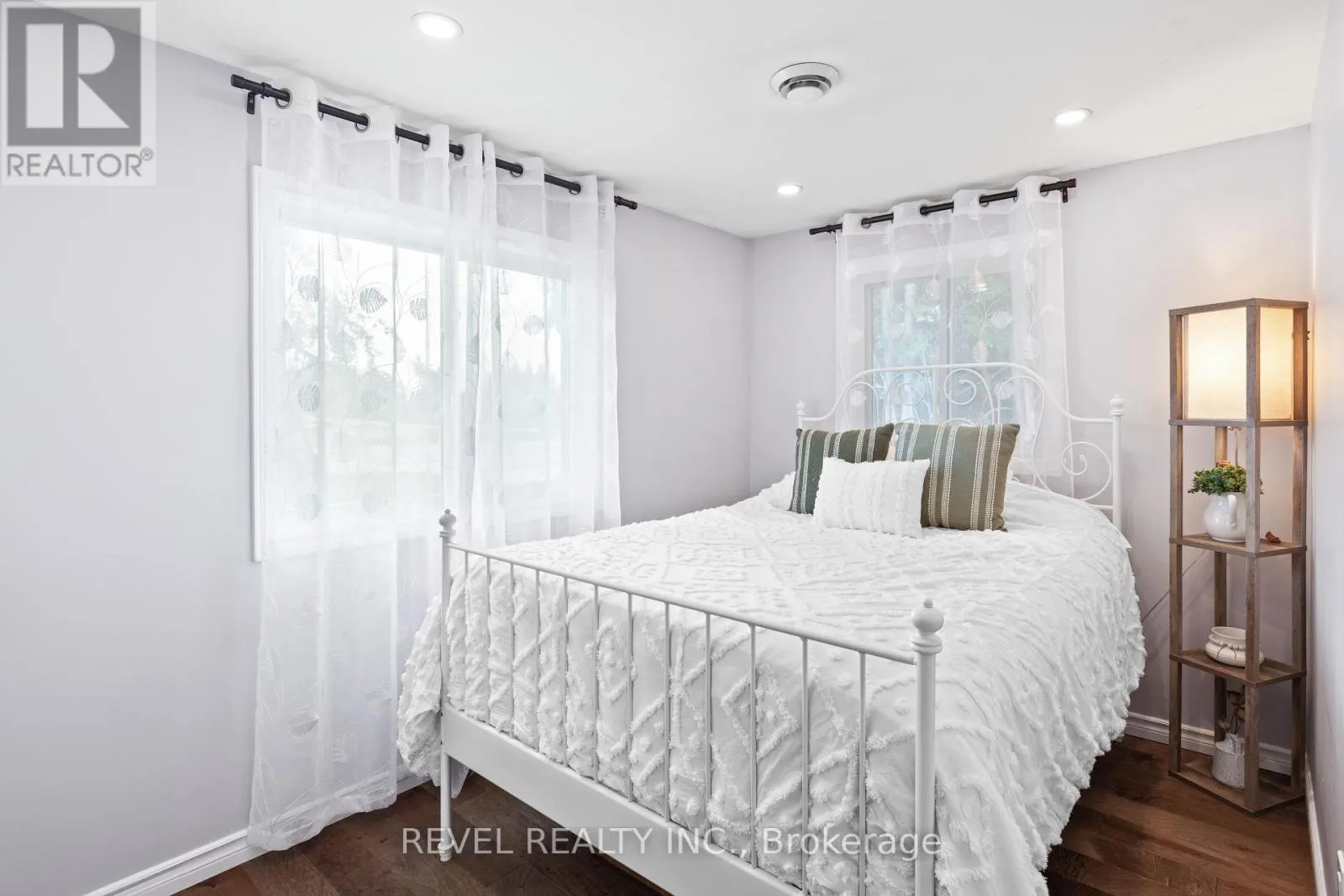 411 LONG BEACH ROAD