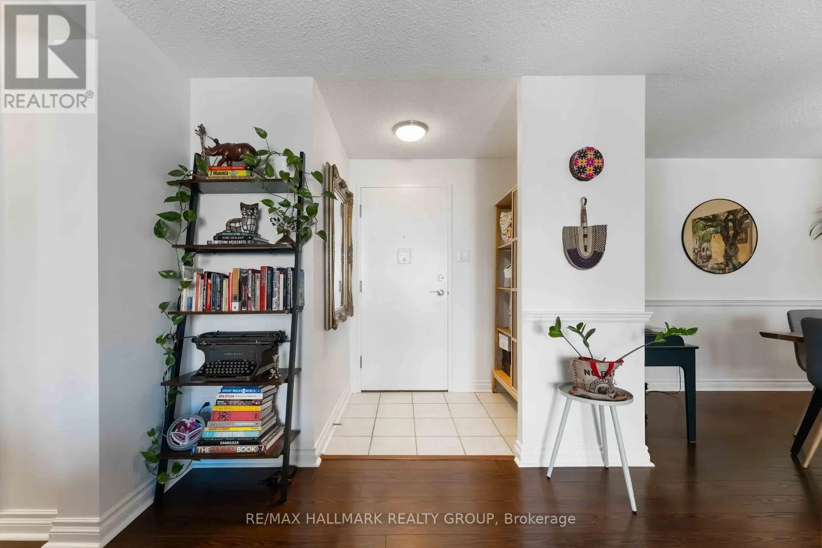 205 - 50 BURNSIDE AVENUE