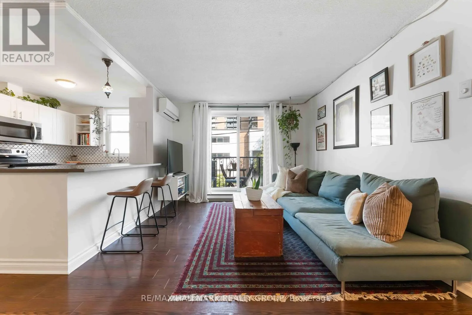 205 - 50 BURNSIDE AVENUE