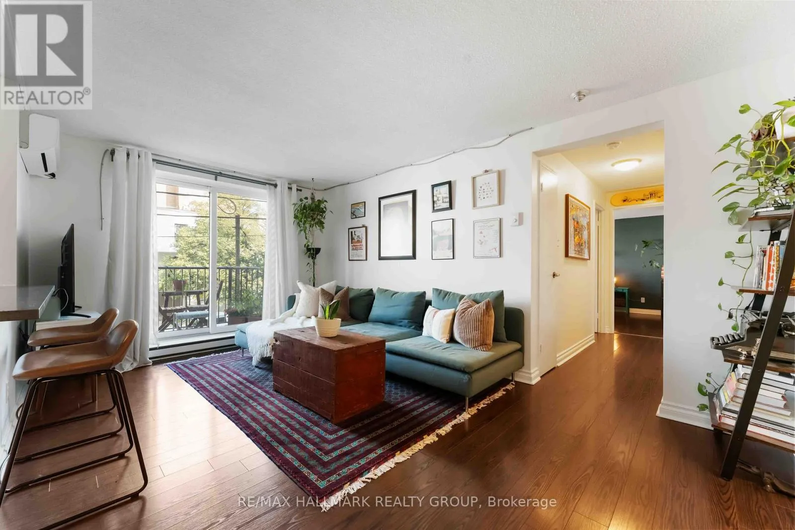 205 - 50 BURNSIDE AVENUE