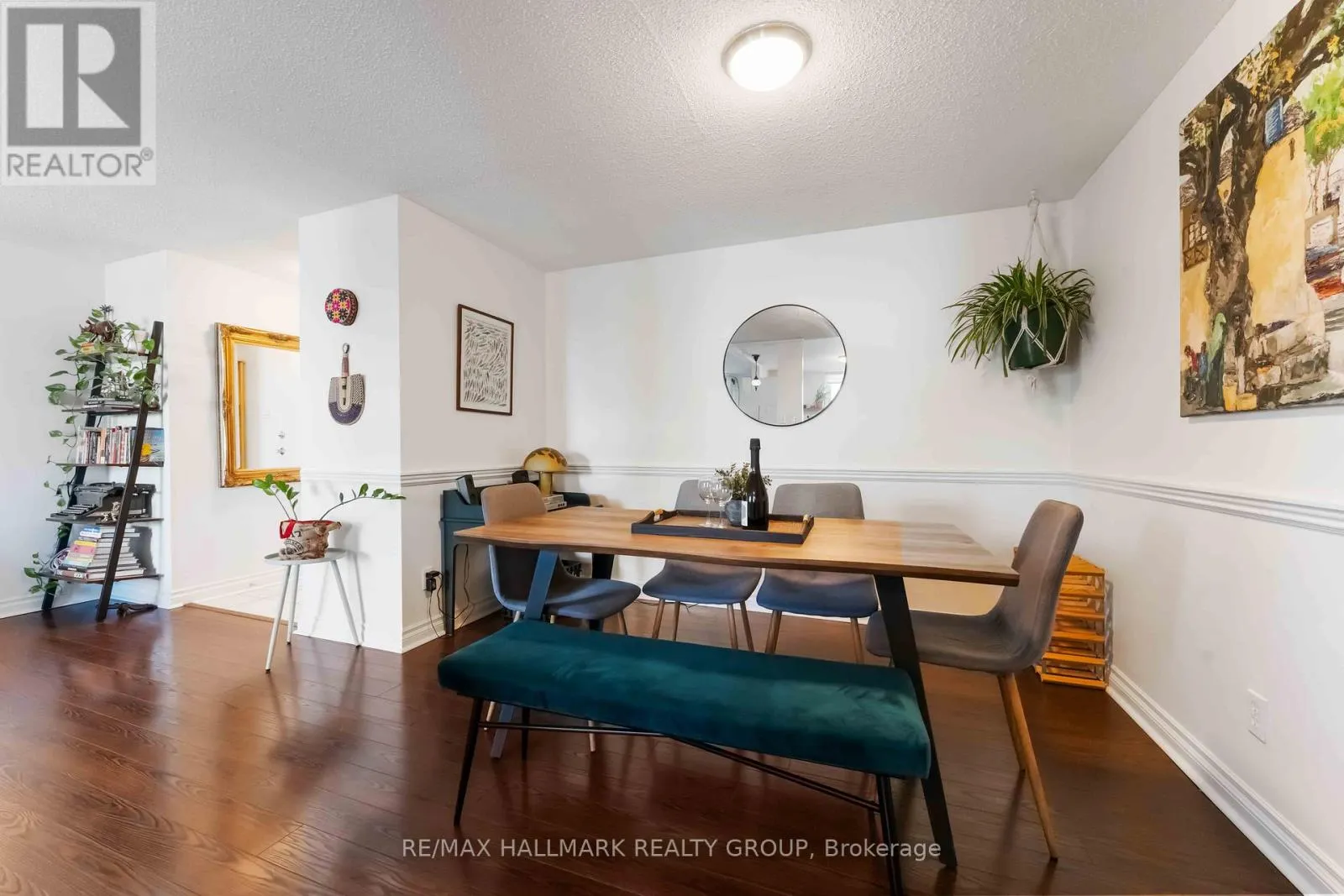 205 - 50 BURNSIDE AVENUE