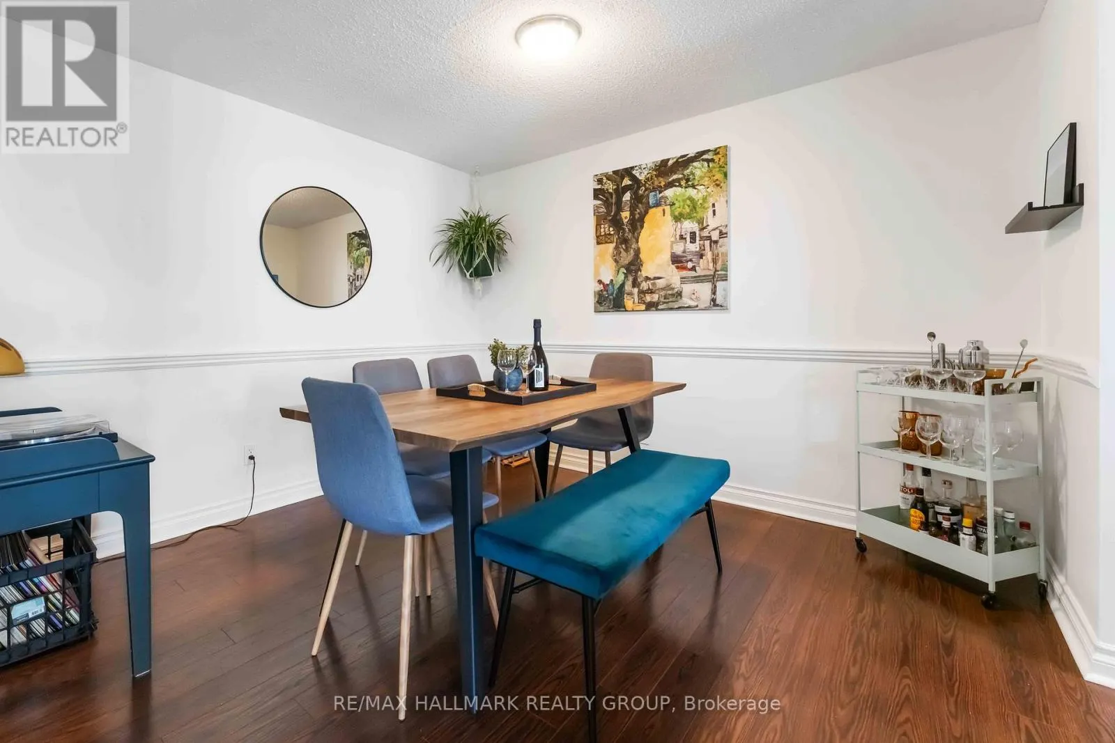 205 - 50 BURNSIDE AVENUE