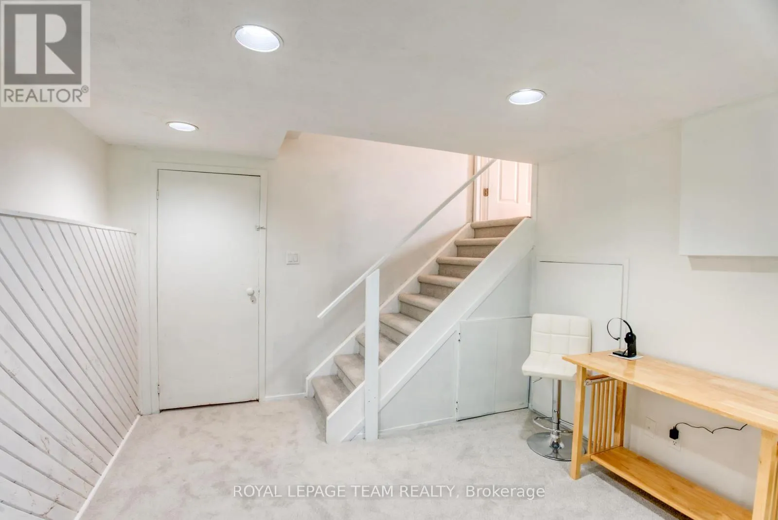 21 EQUESTRIAN DRIVE