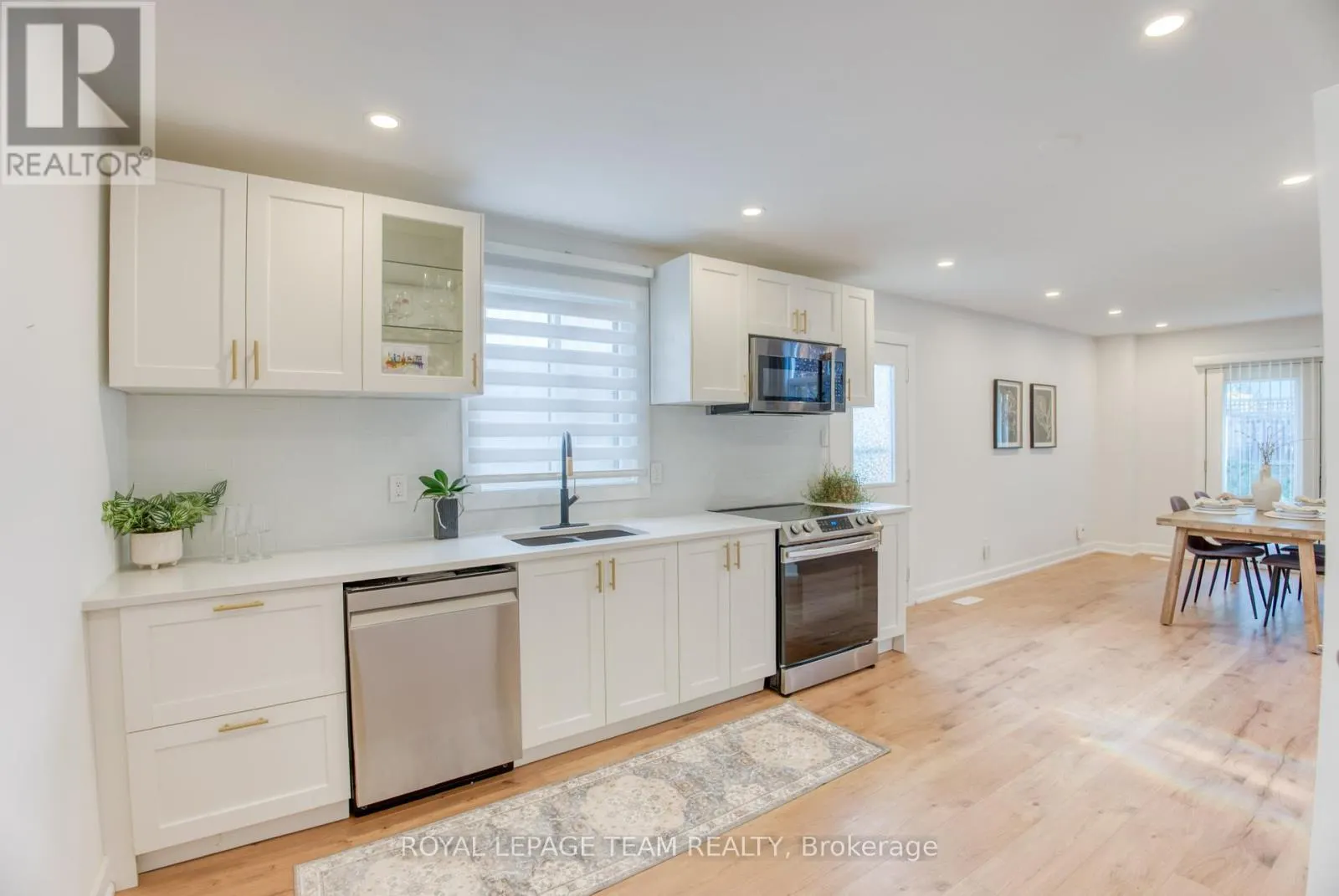 21 EQUESTRIAN DRIVE