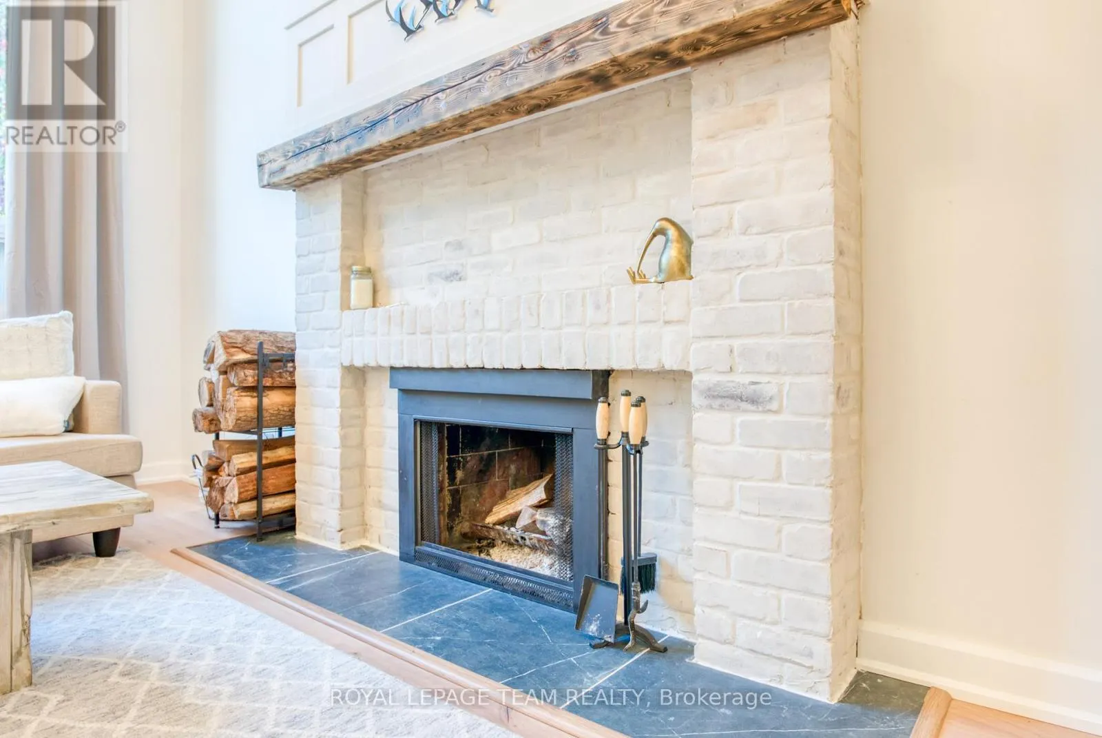 21 EQUESTRIAN DRIVE