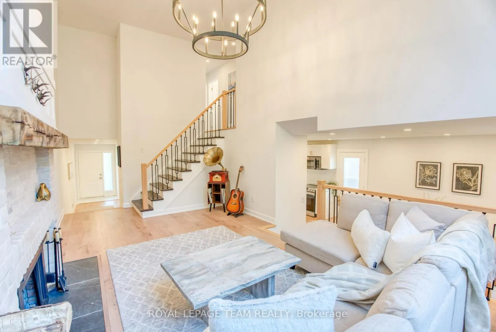 21 EQUESTRIAN DRIVE