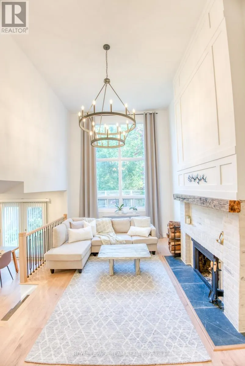 21 EQUESTRIAN DRIVE