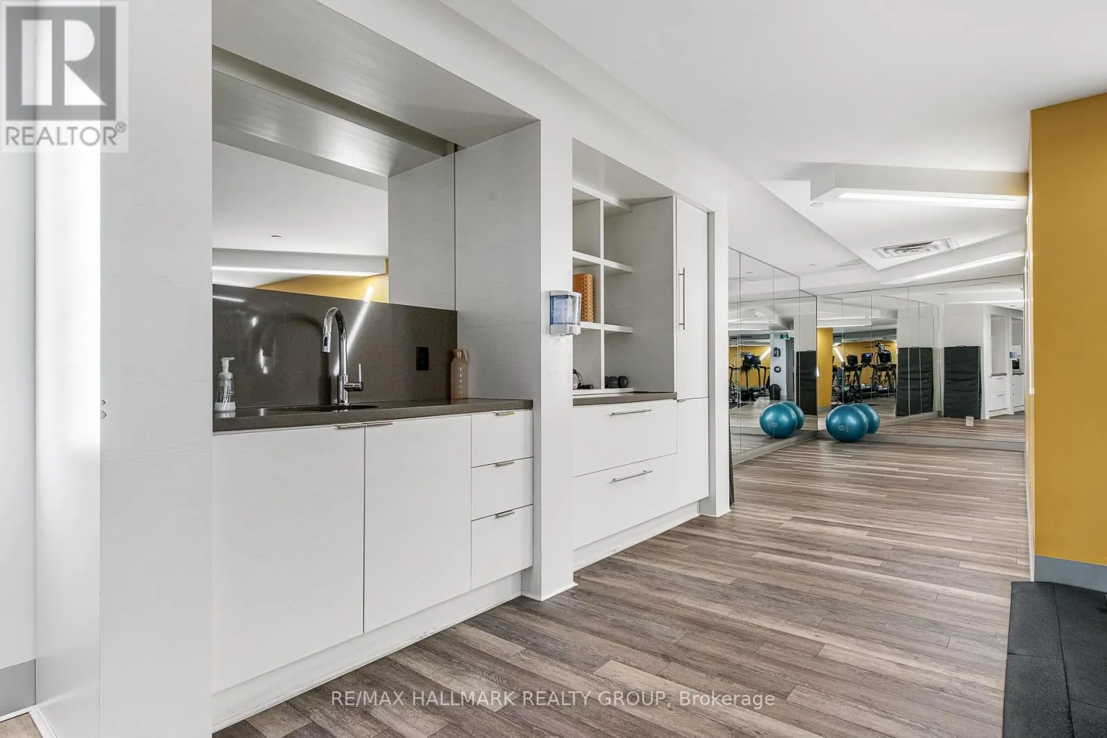 1104 - 485 RICHMOND ROAD