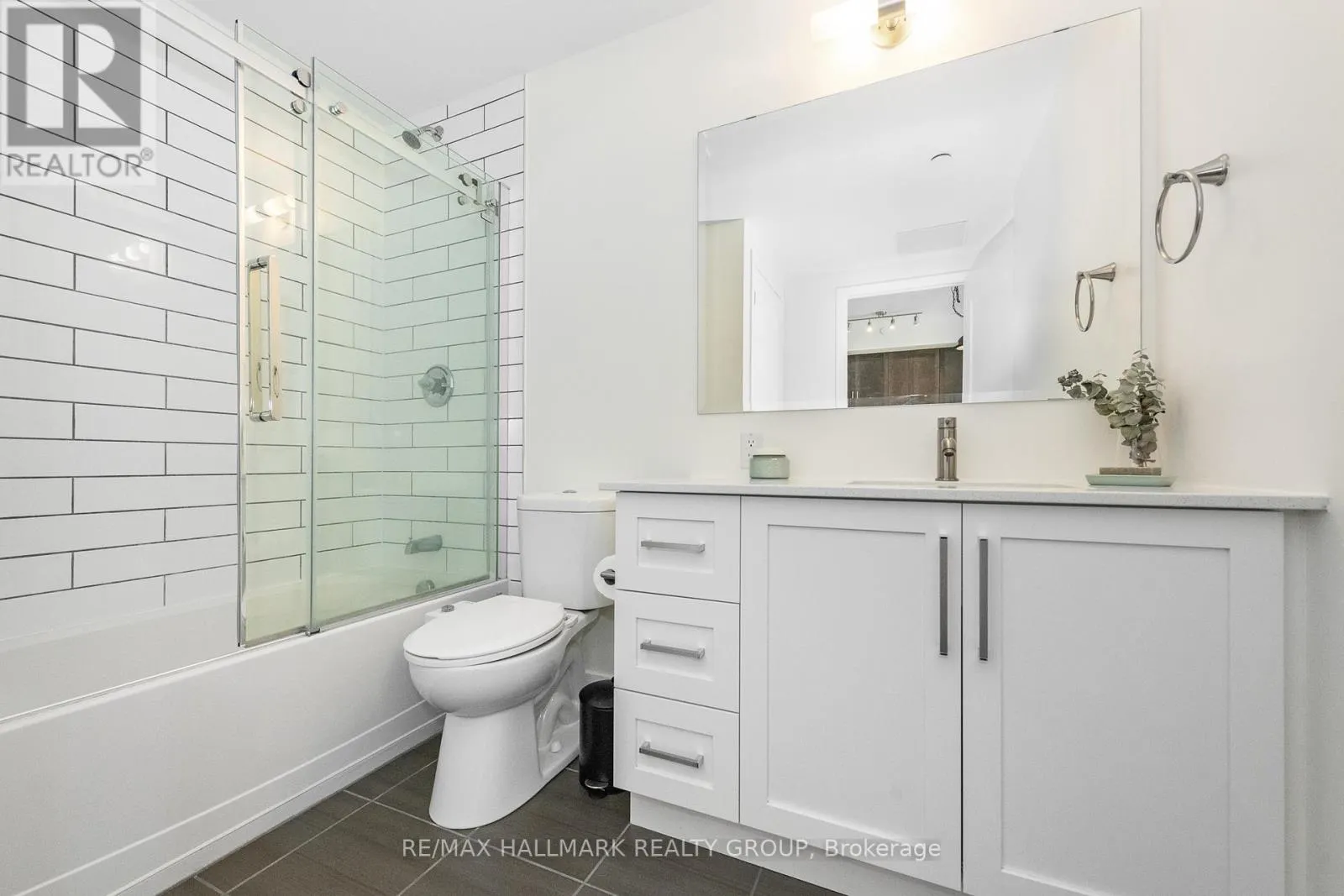 1104 - 485 RICHMOND ROAD