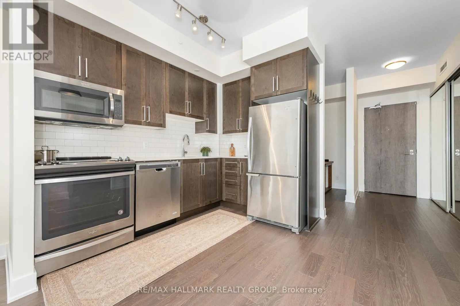 1104 - 485 RICHMOND ROAD