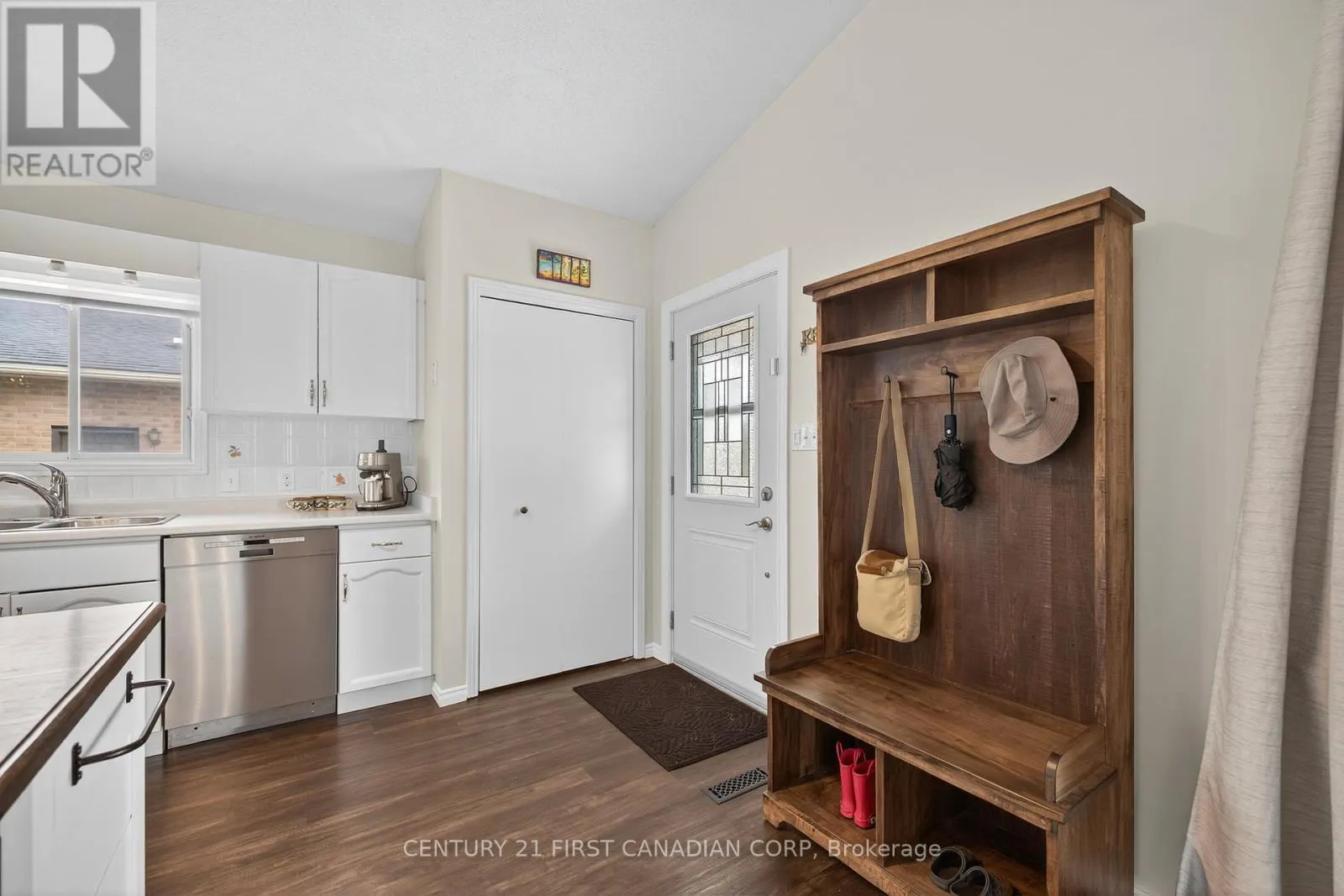 10 RICKWOOD PLACE