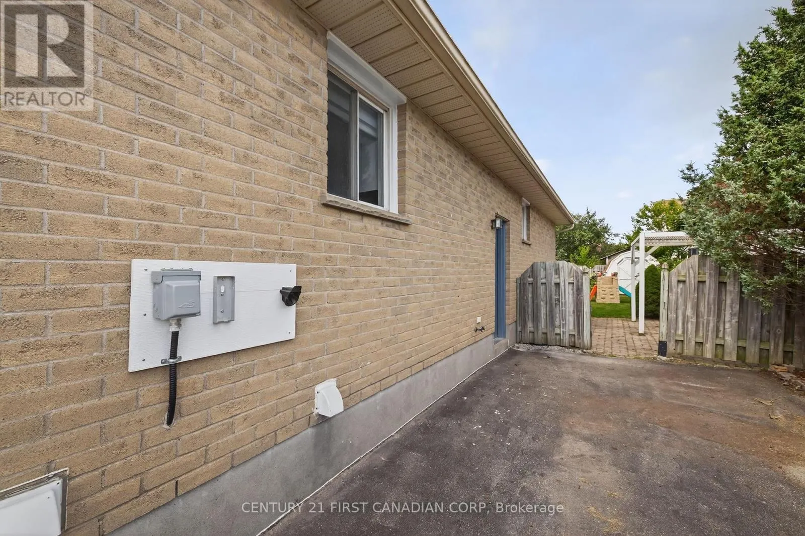 10 RICKWOOD PLACE