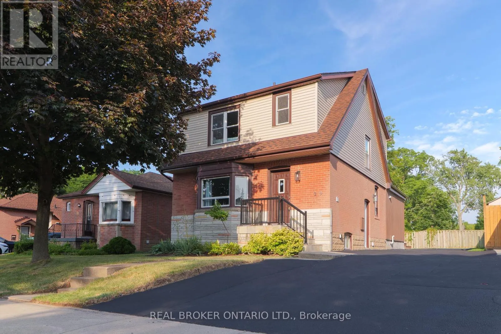 39 CLOVERHILL ROAD