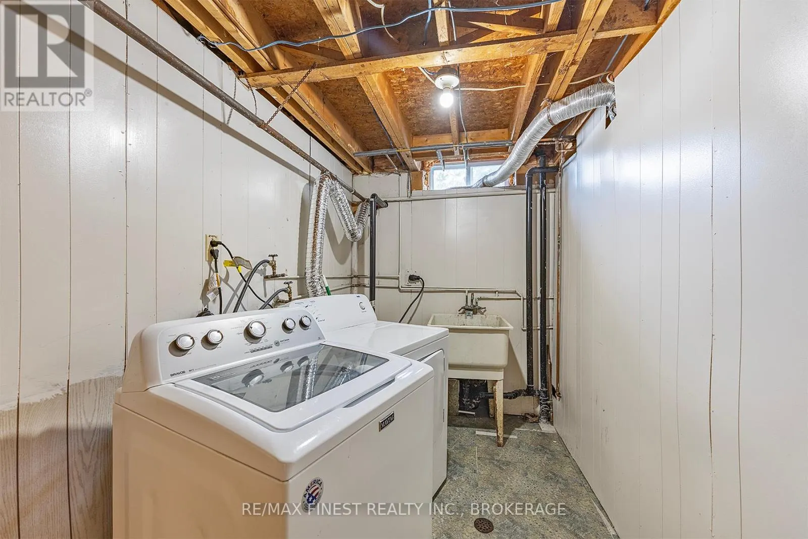 1135 BASSWOOD PLACE