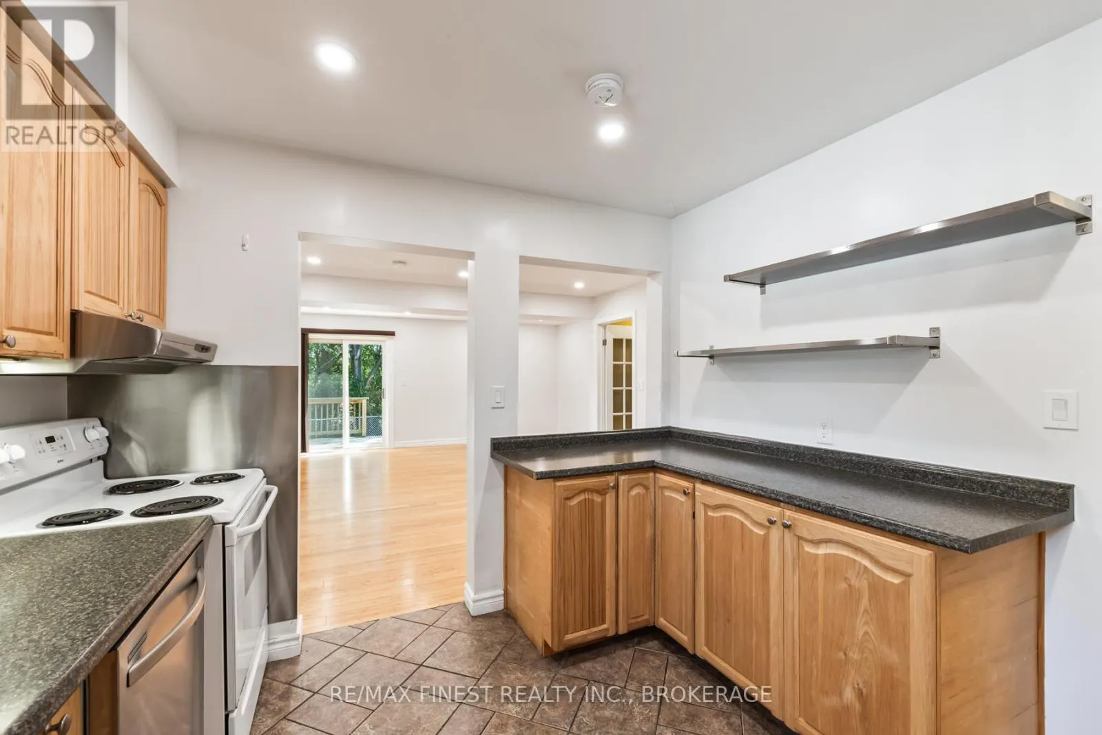 1135 BASSWOOD PLACE