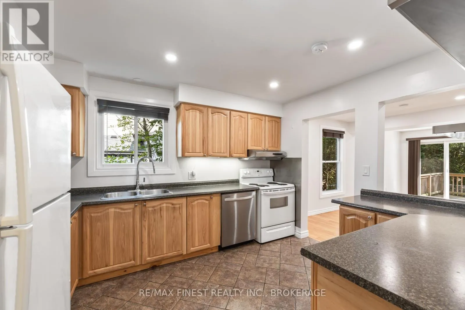1135 BASSWOOD PLACE