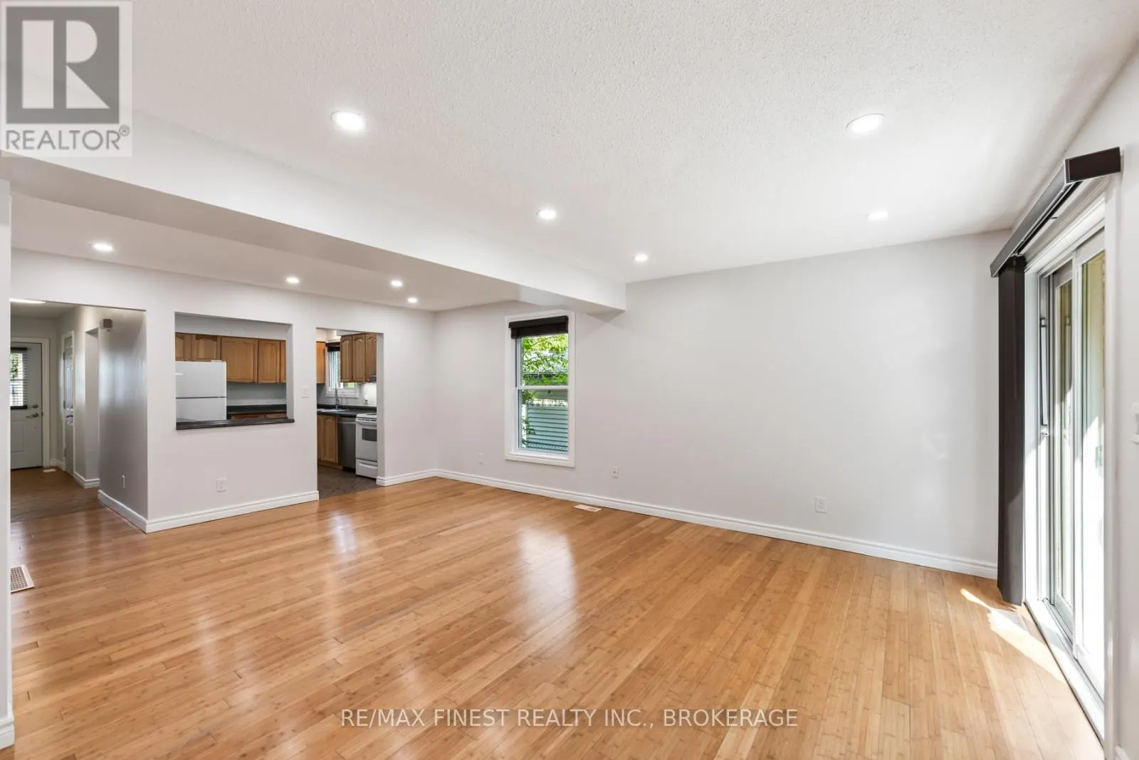 1135 BASSWOOD PLACE