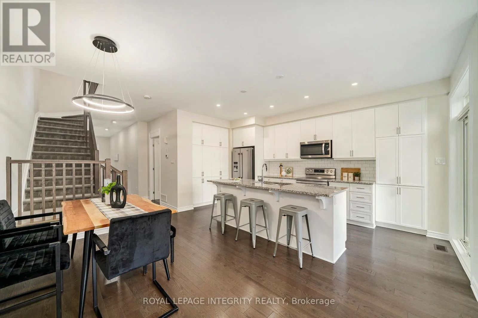 540 EDENWYLDE DRIVE