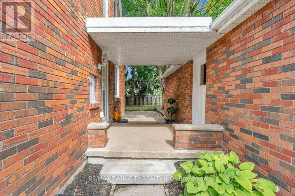 18 BALL AVENUE