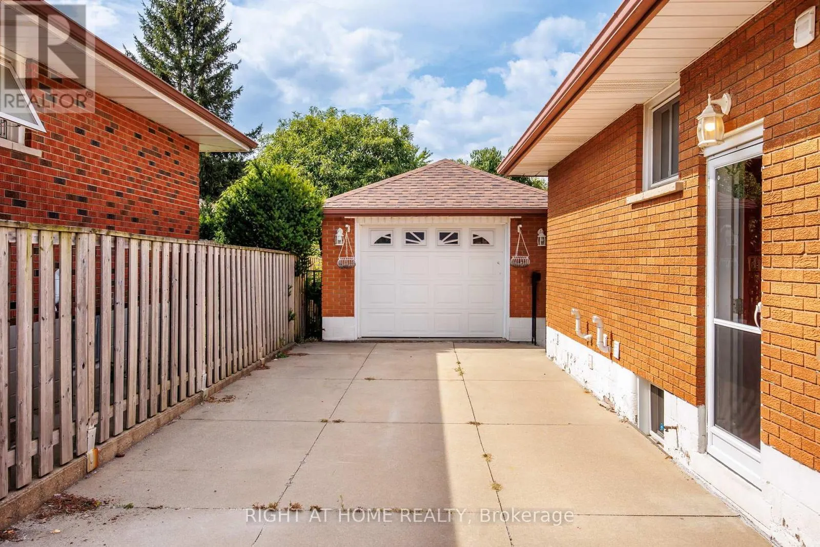 60 CHAMPLAIN AVENUE