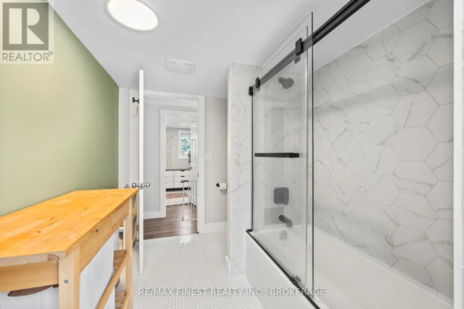 6 REDAN STREET