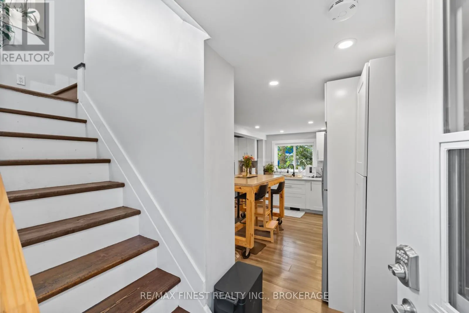 6 REDAN STREET