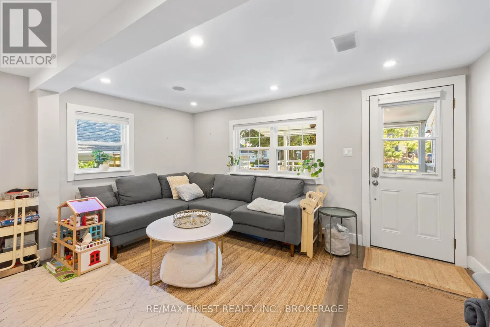 6 REDAN STREET