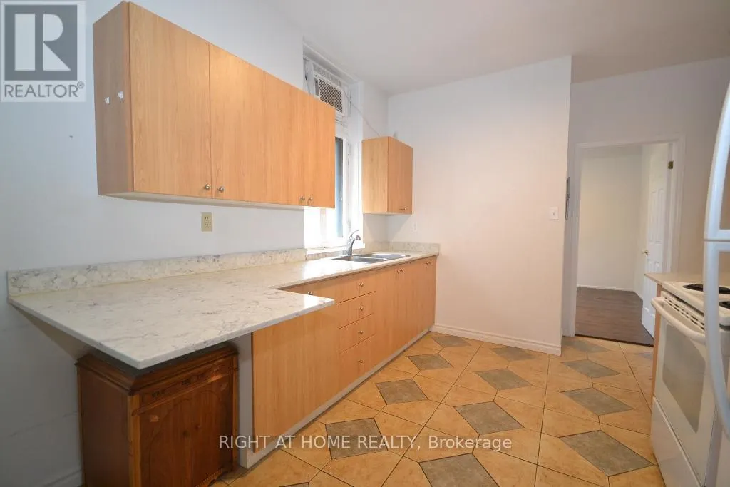 101 - 17 MARLBOROUGH AVENUE