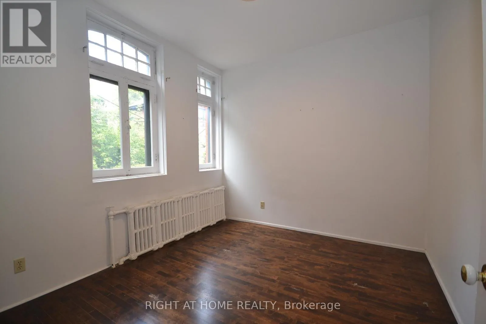 101 - 17 MARLBOROUGH AVENUE