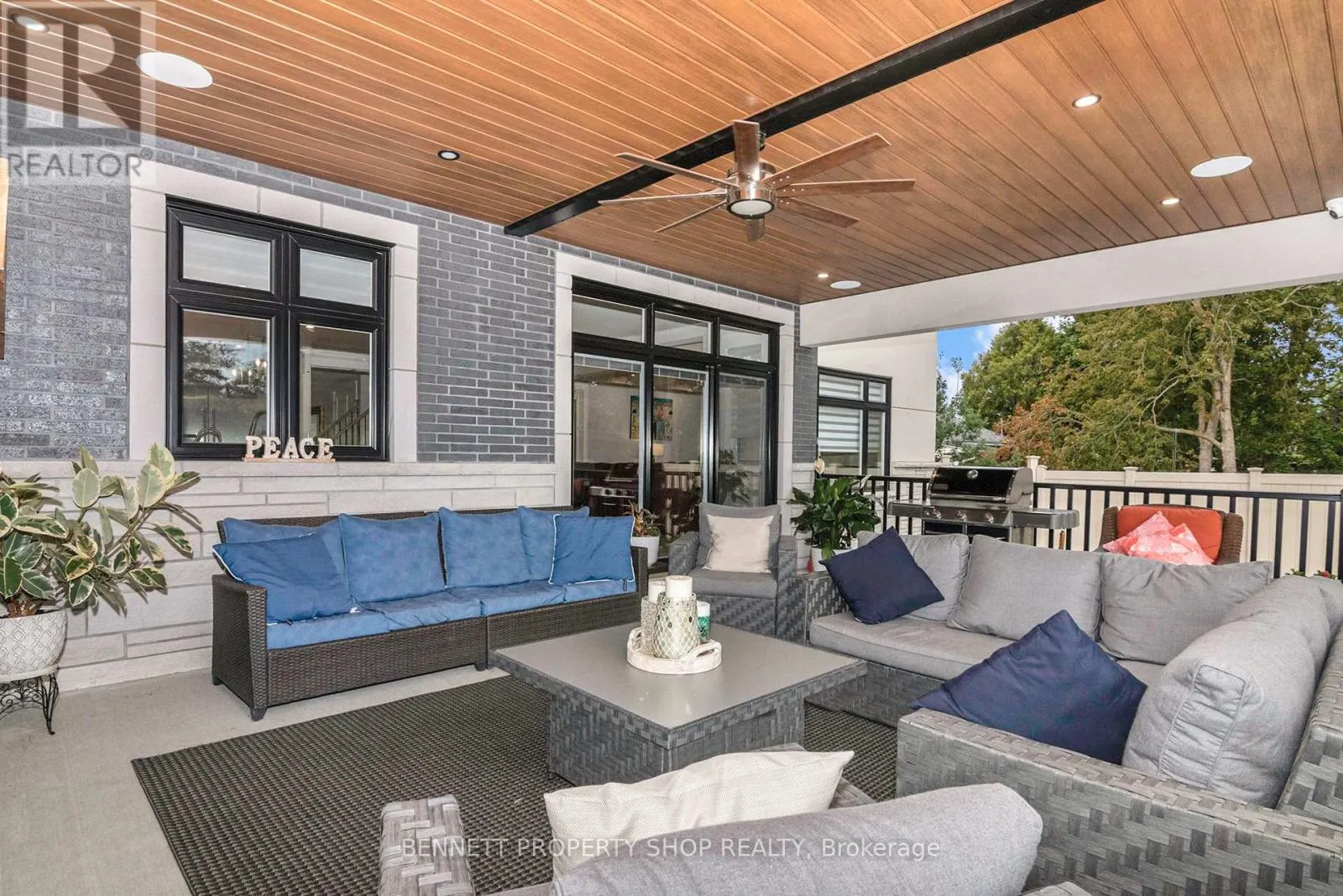 10 WESTWOOD DRIVE