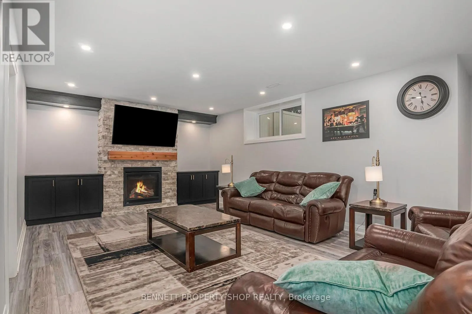 10 WESTWOOD DRIVE
