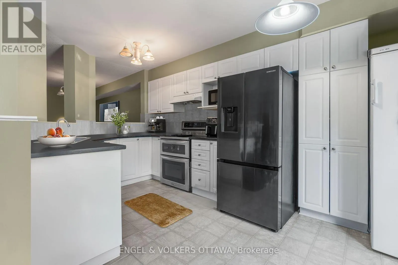 135 CHALLENGE CRESCENT