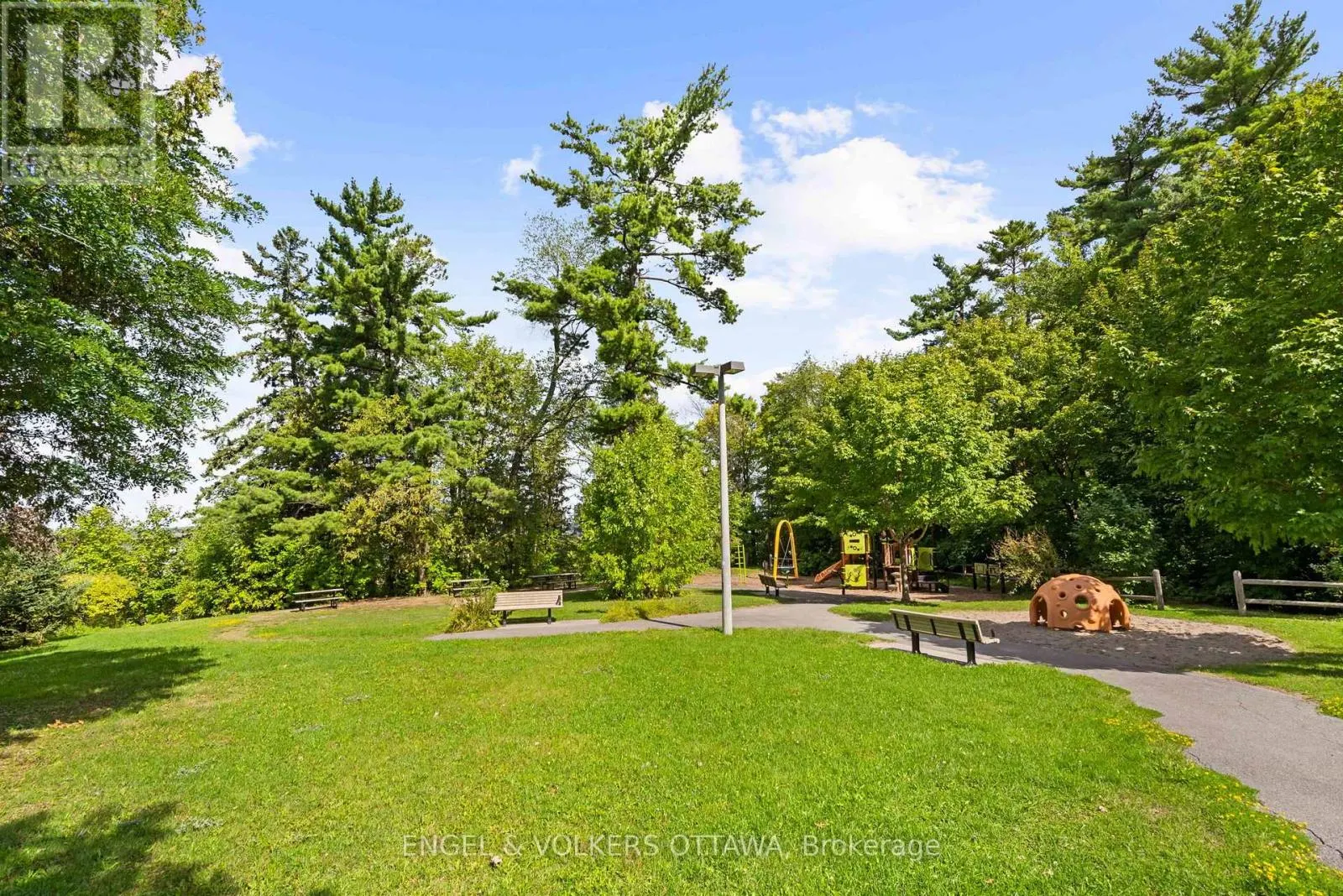 135 CHALLENGE CRESCENT