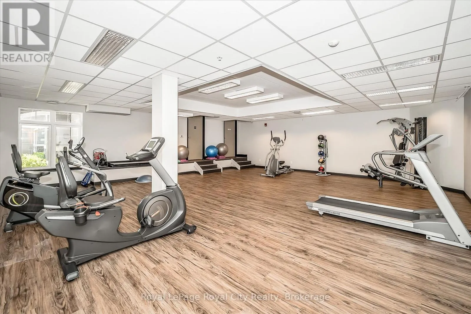 202 - 106 BARD BOULEVARD, #202