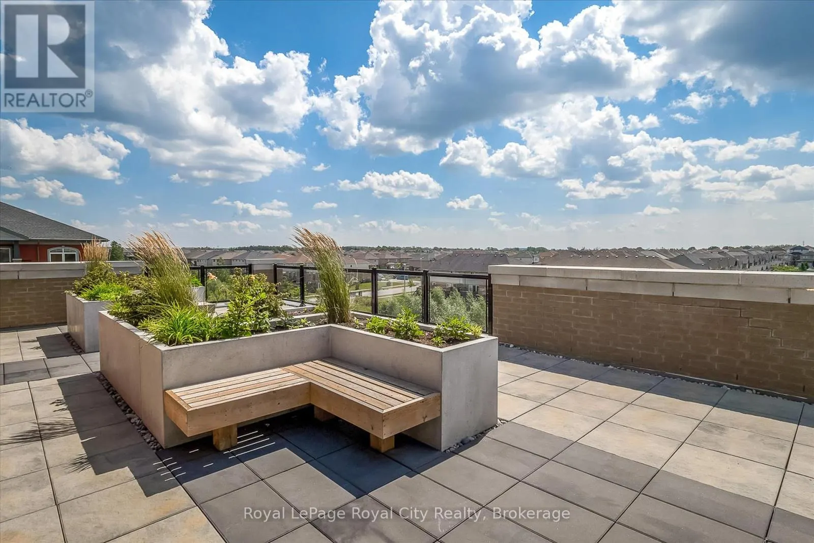 202 - 106 BARD BOULEVARD, #202