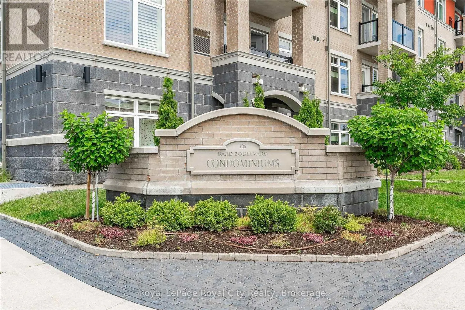 202 - 106 BARD BOULEVARD, #202