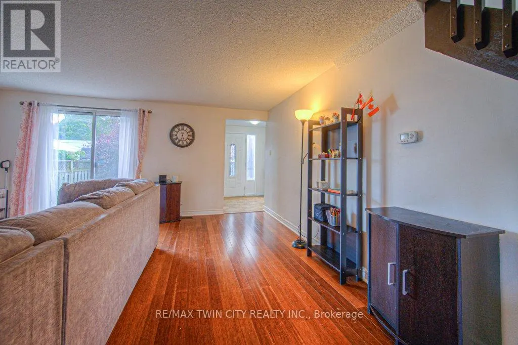 44 FROBISHER COURT