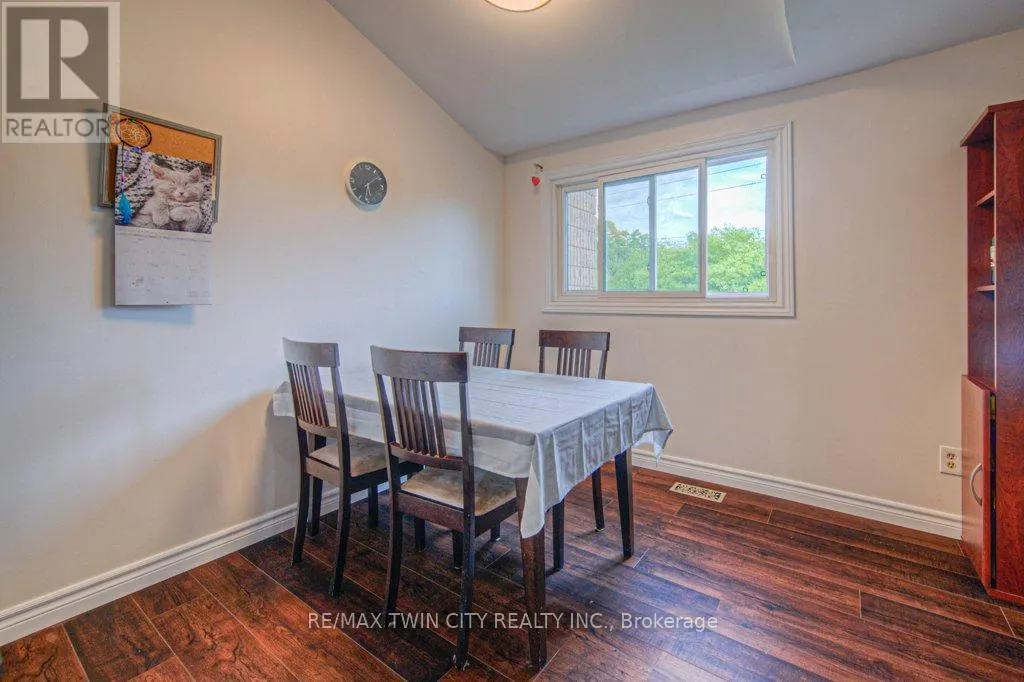 44 FROBISHER COURT