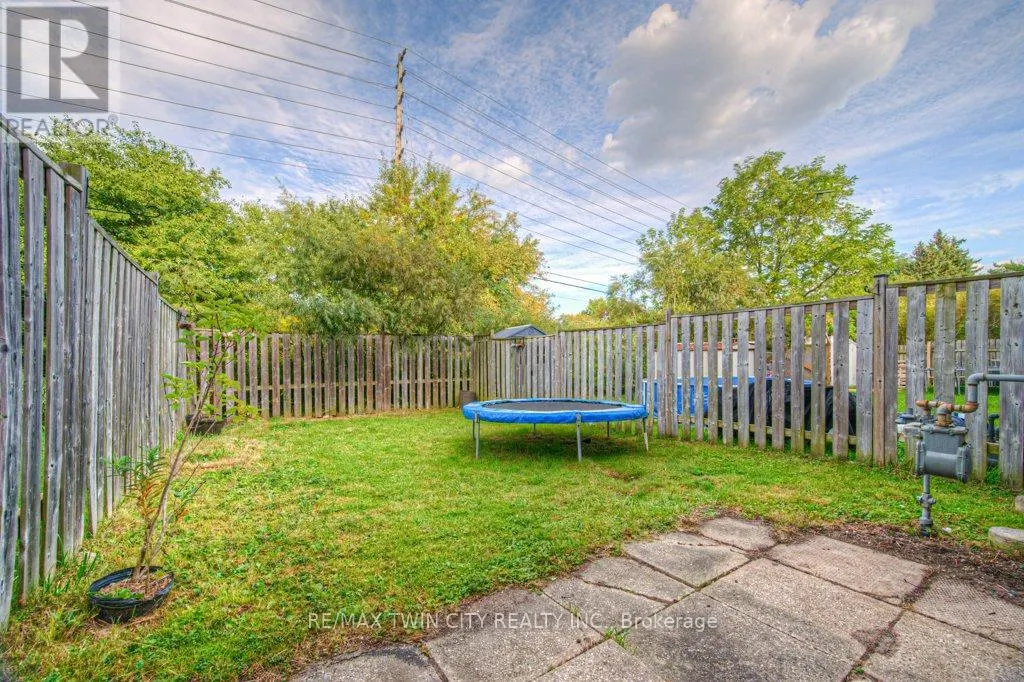 44 FROBISHER COURT