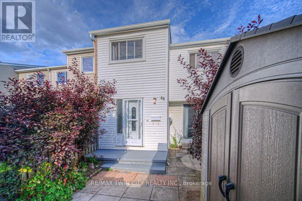 44 FROBISHER COURT