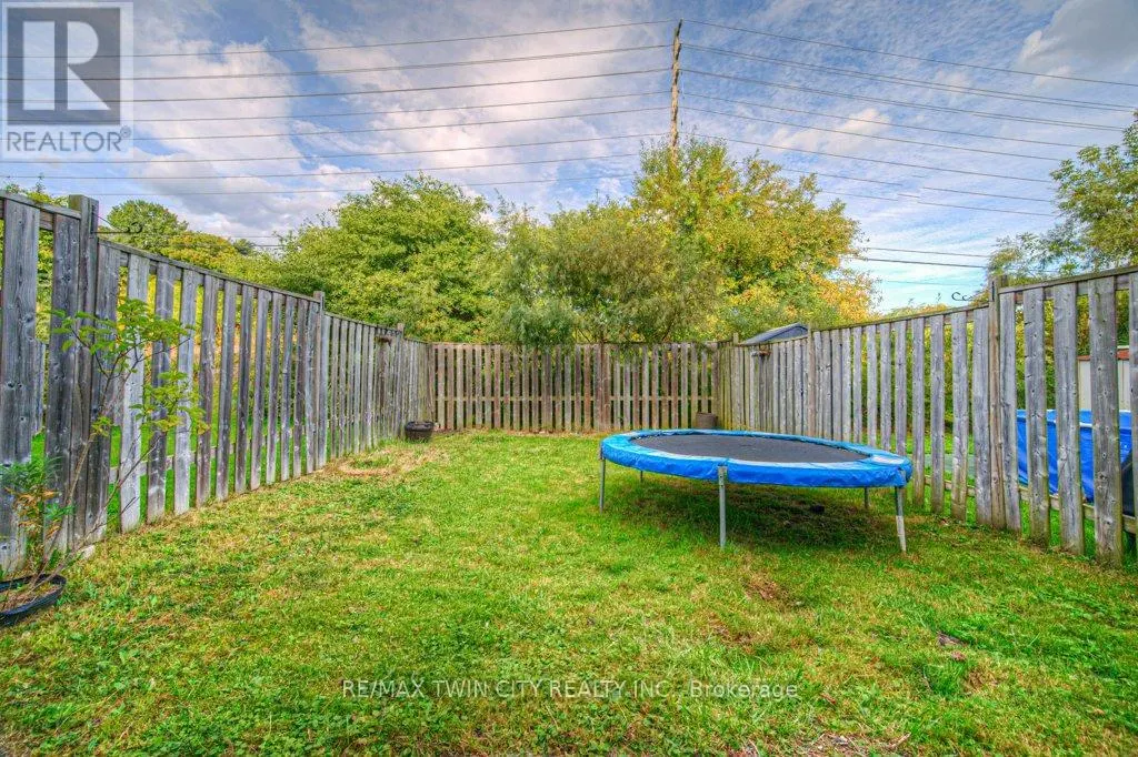 44 FROBISHER COURT