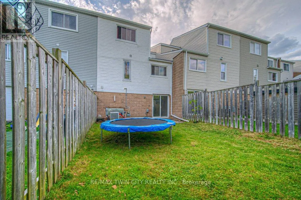 44 FROBISHER COURT