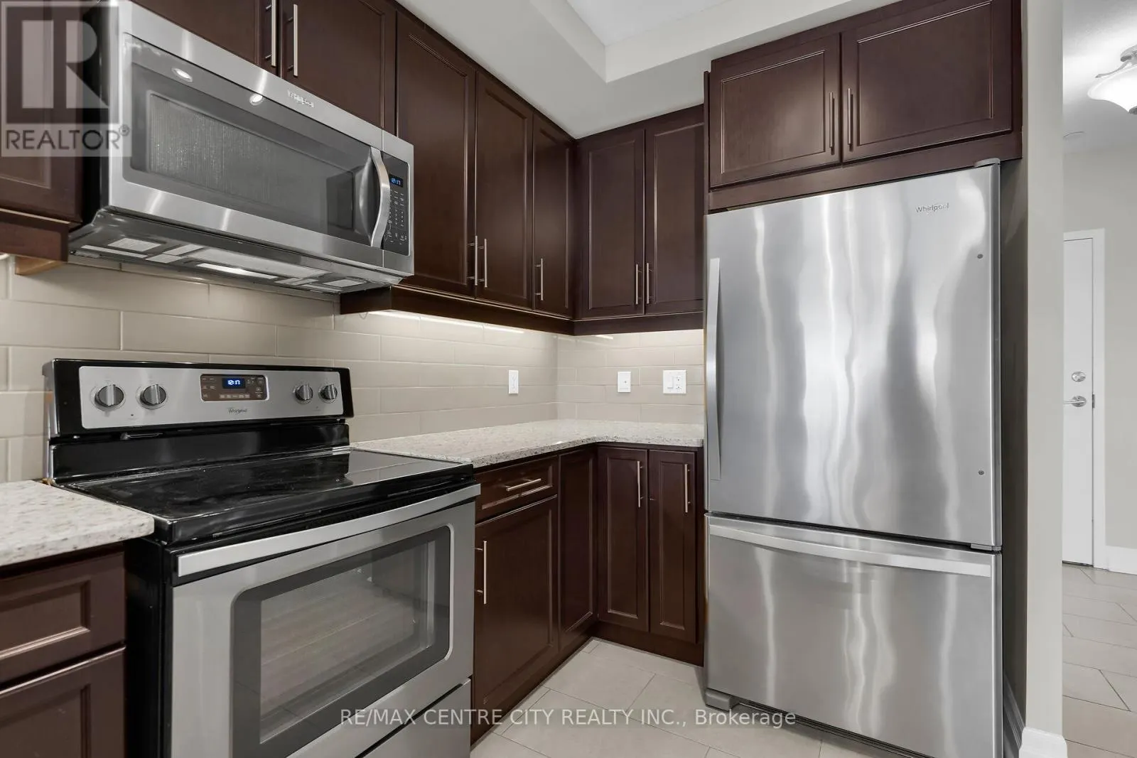 801 - 260 VILLAGEWALK BOULEVARD, #801