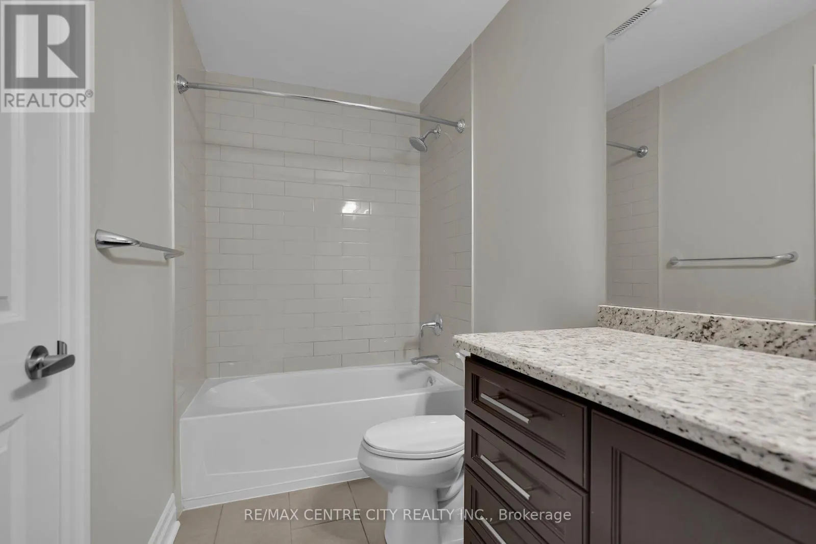 801 - 260 VILLAGEWALK BOULEVARD, #801