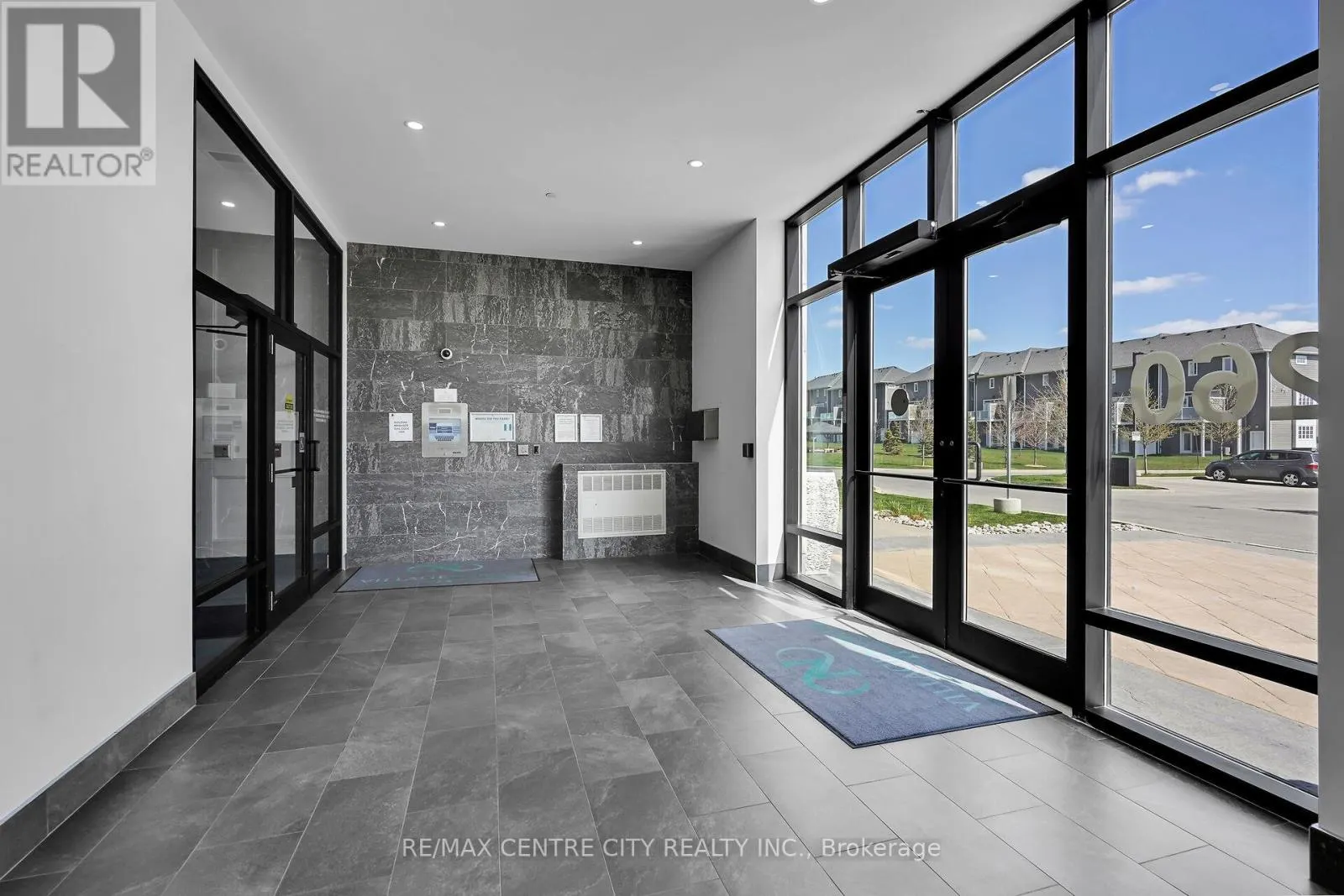801 - 260 VILLAGEWALK BOULEVARD, #801