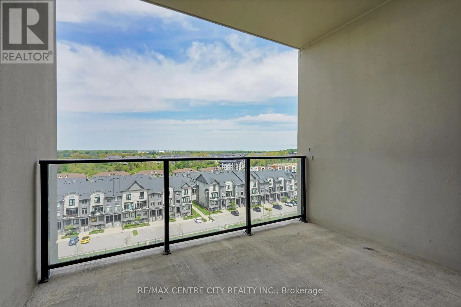 801 - 260 VILLAGEWALK BOULEVARD, #801
