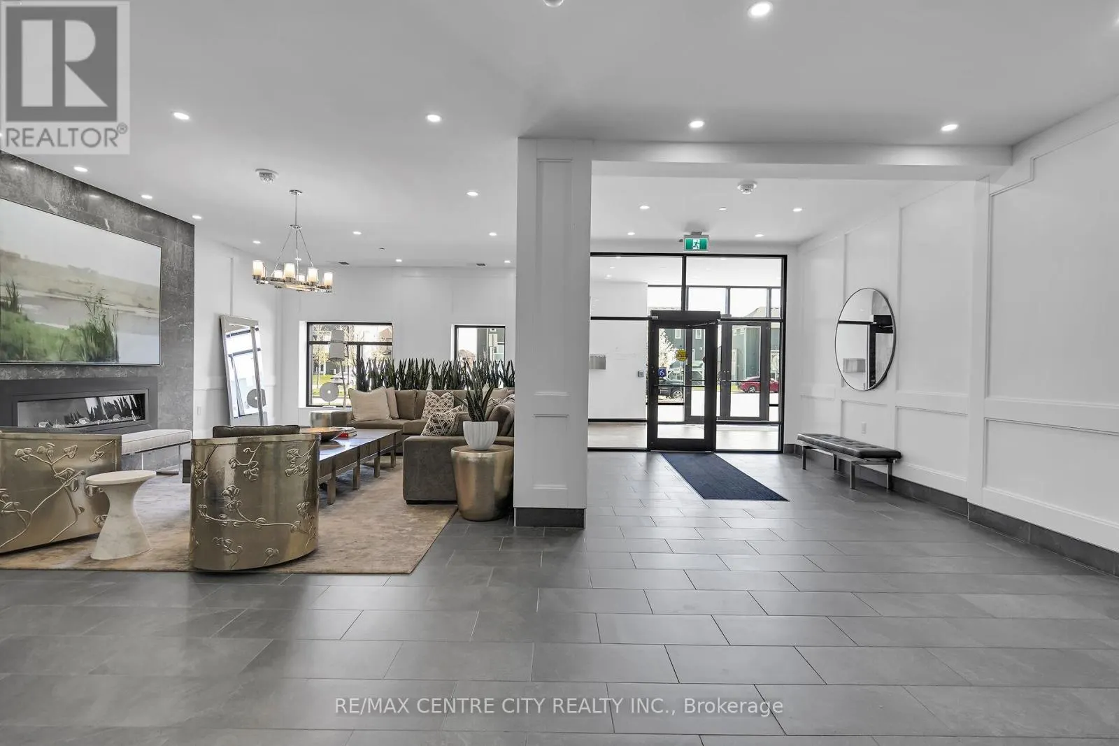 801 - 260 VILLAGEWALK BOULEVARD, #801